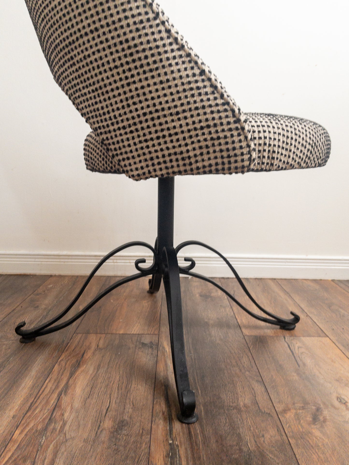 Retro swivel chairs