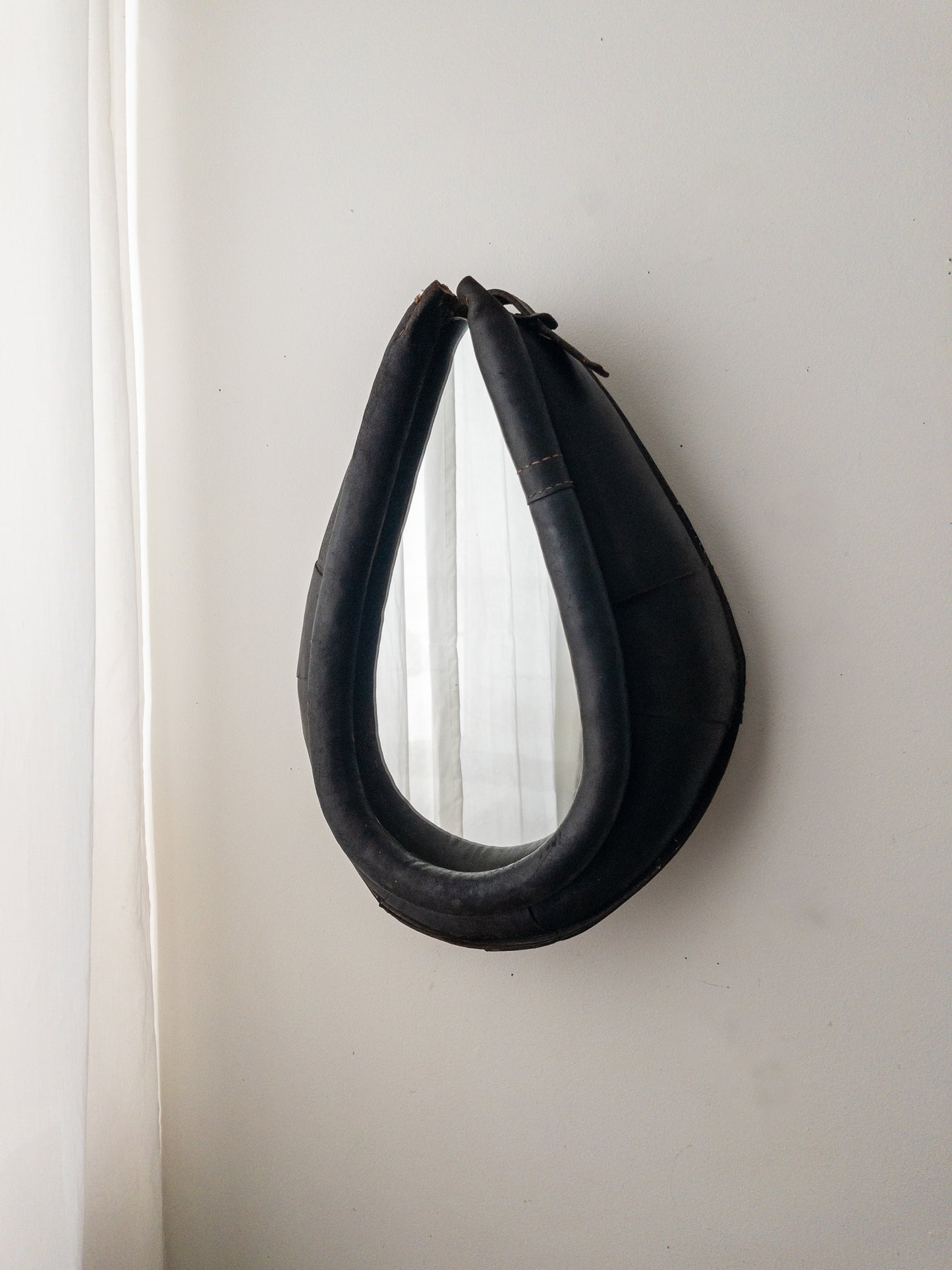 Horse collar wall mirror