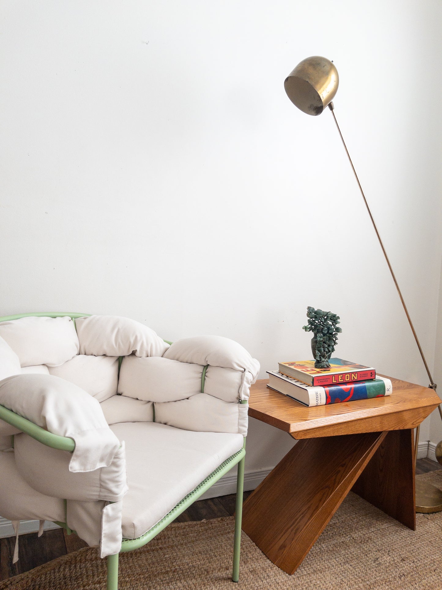 Serpentine accent chair