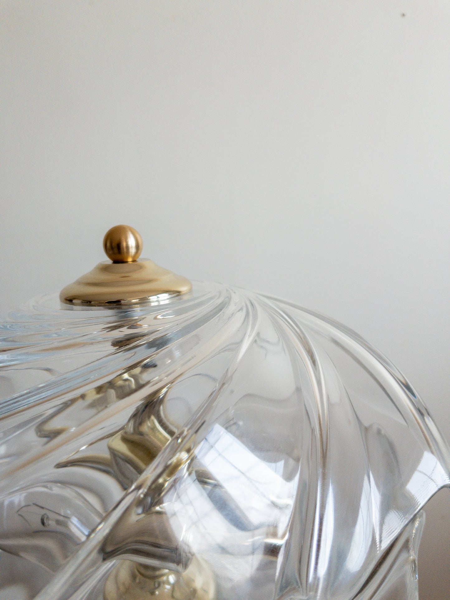 Crystal table lamp