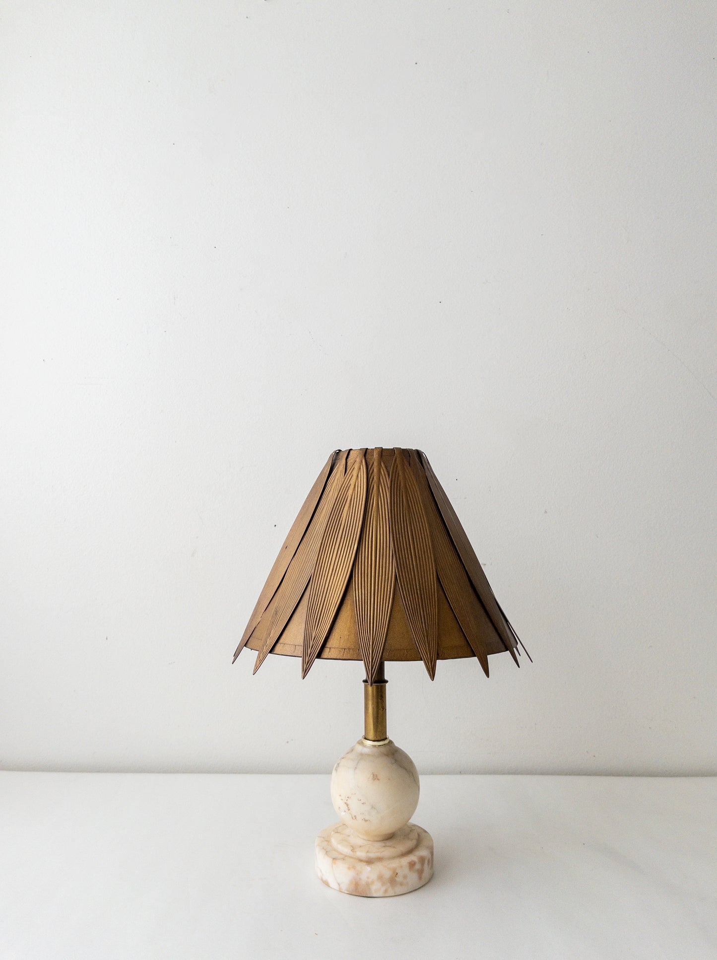 Petit marble table lamp