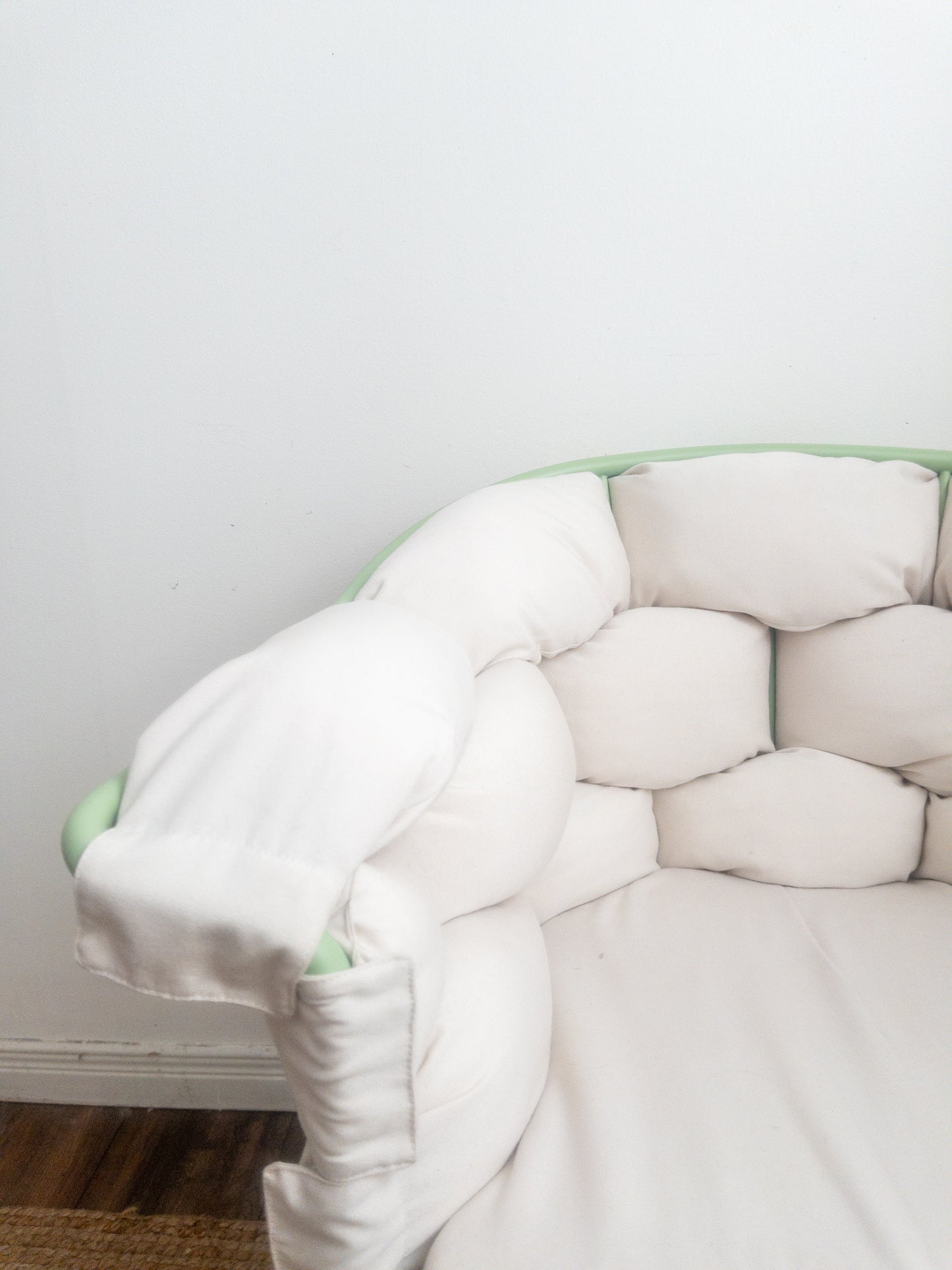 Serpentine accent chair