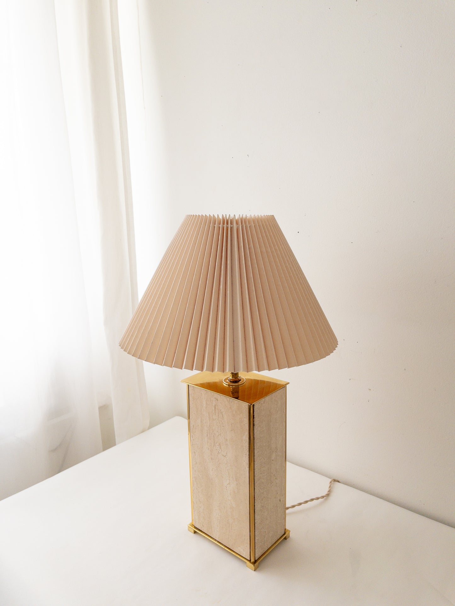 Travertine lamp
