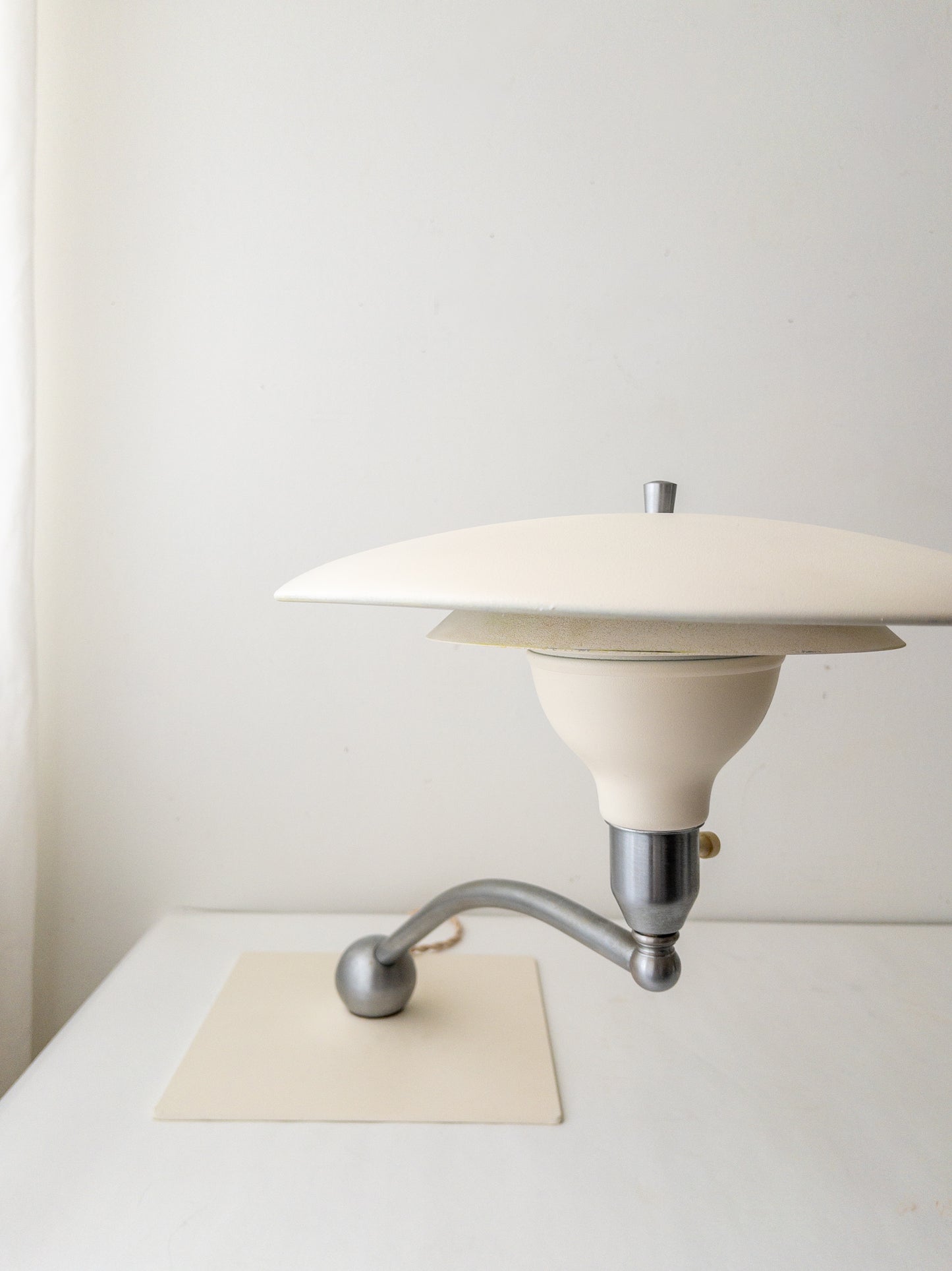 Atomic swivel desk lamp