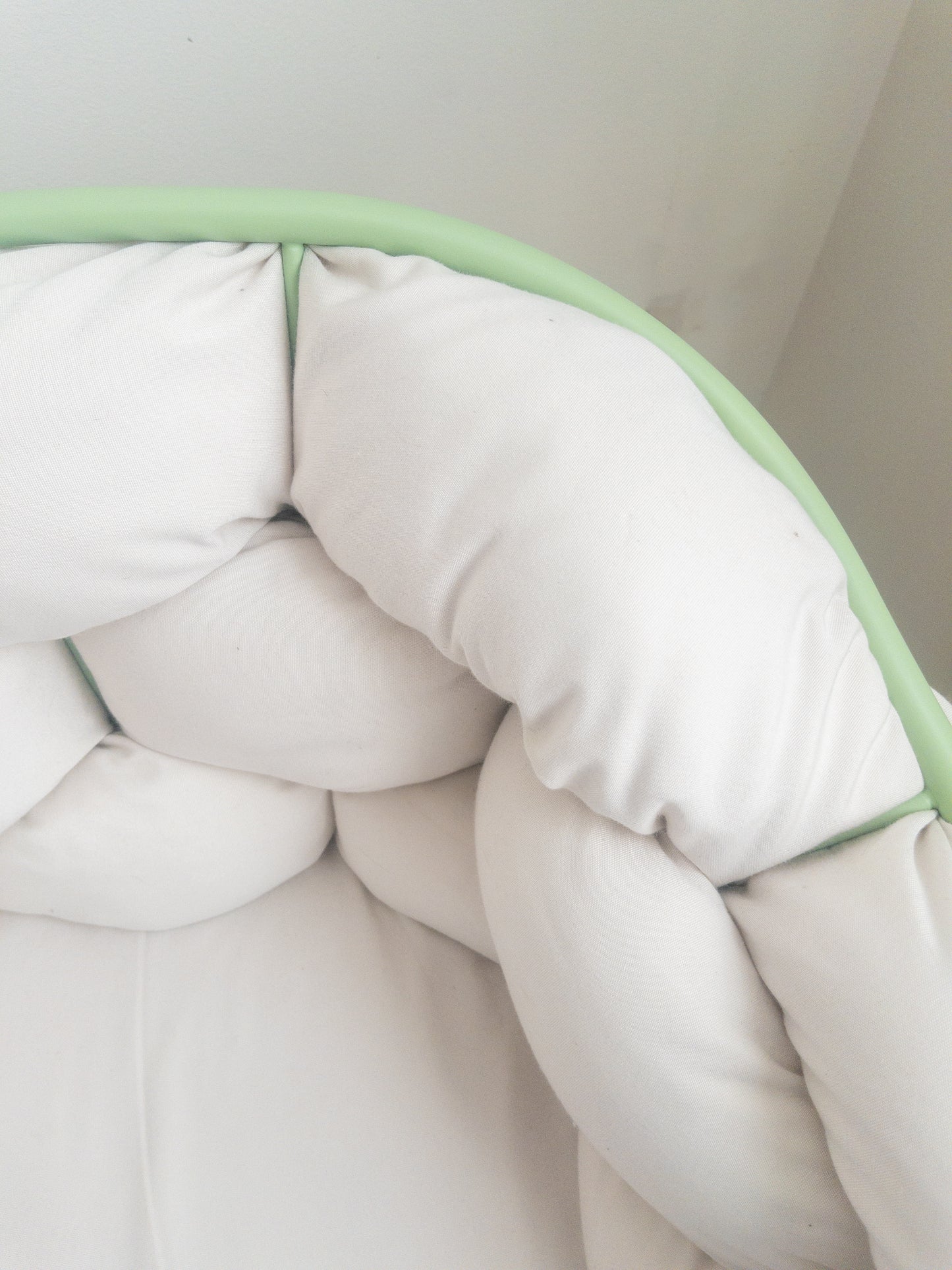 Serpentine accent chair