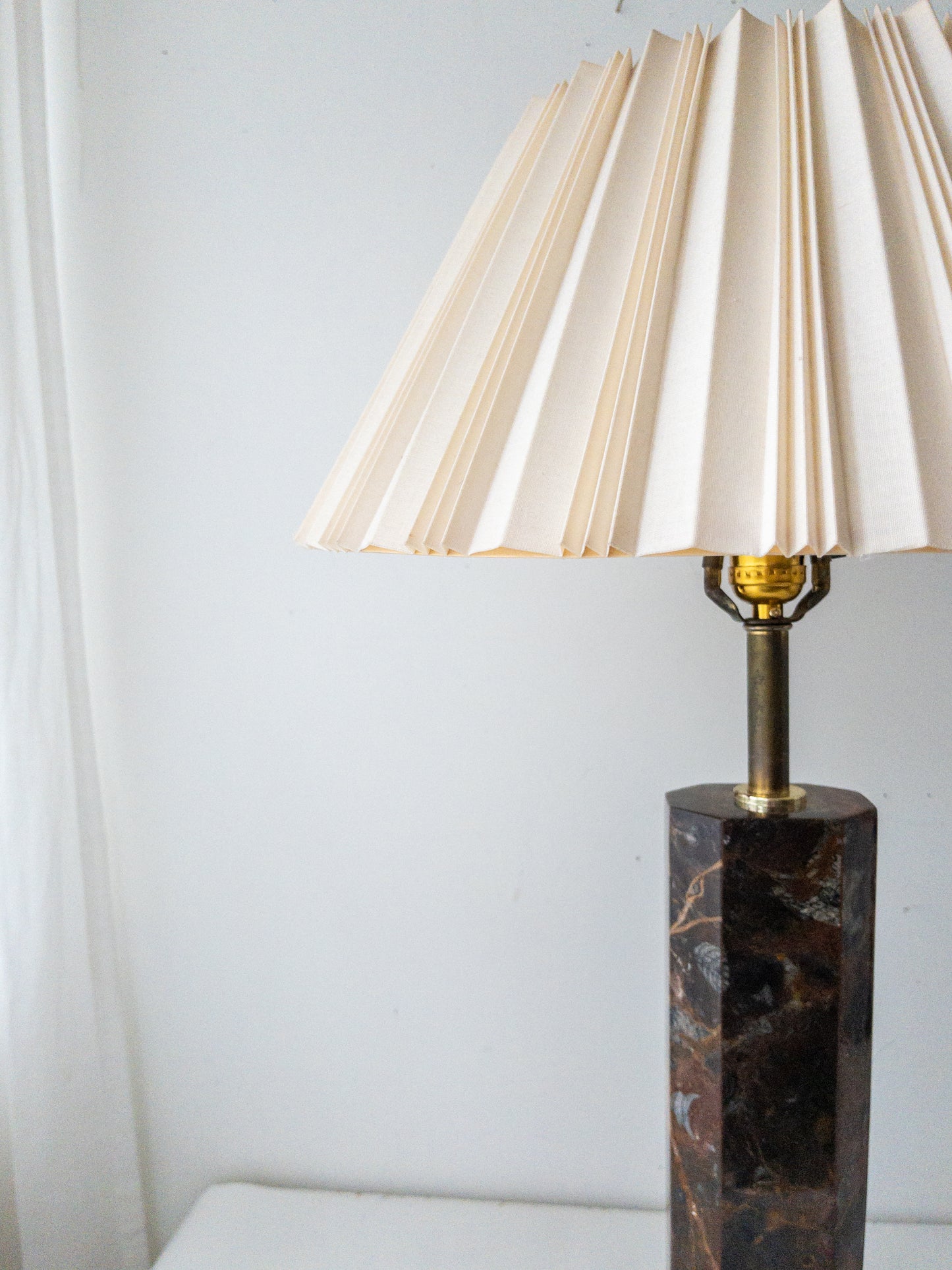 Fossil stone lamp