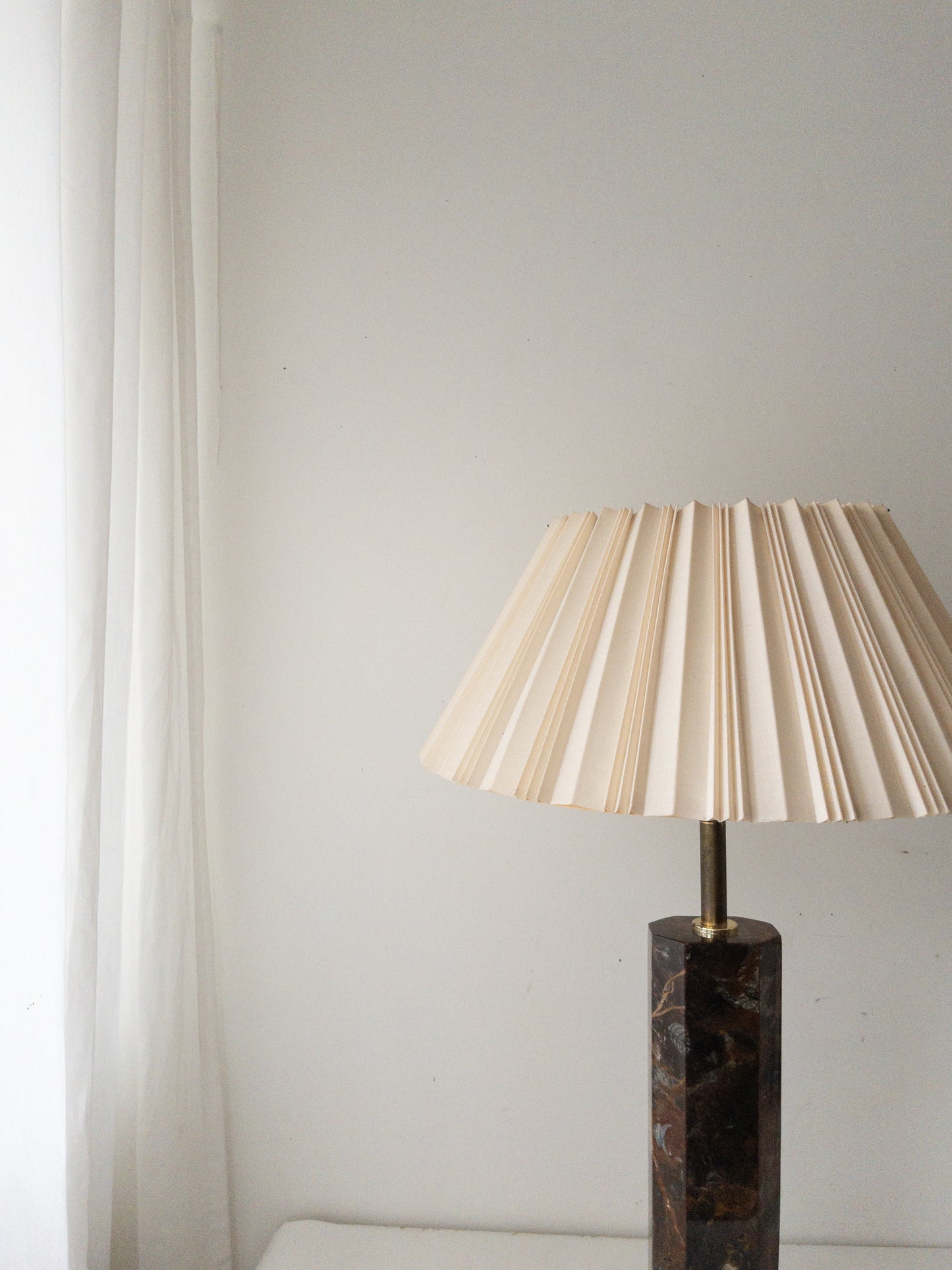 Fossil stone lamp