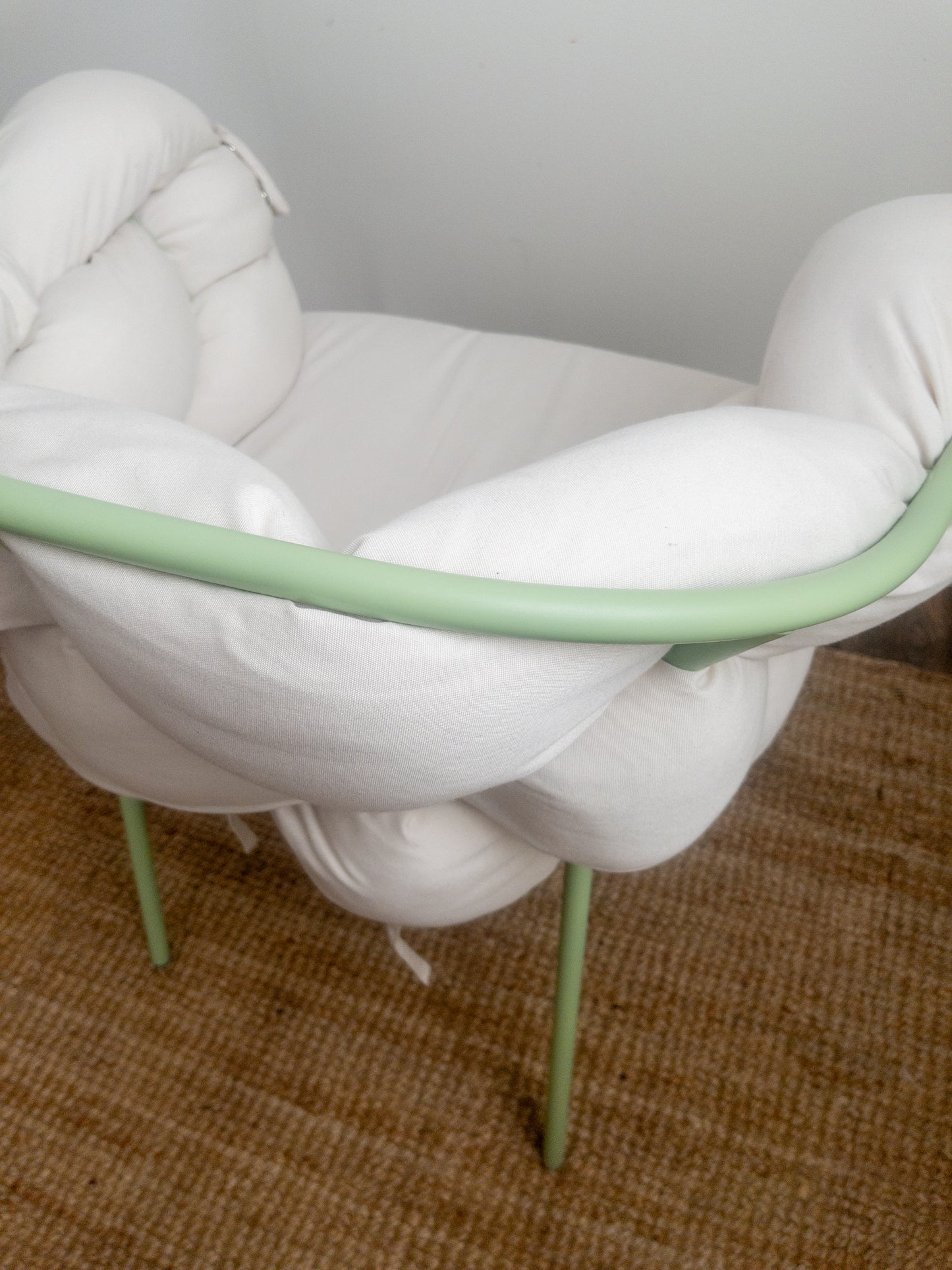 Serpentine accent chair