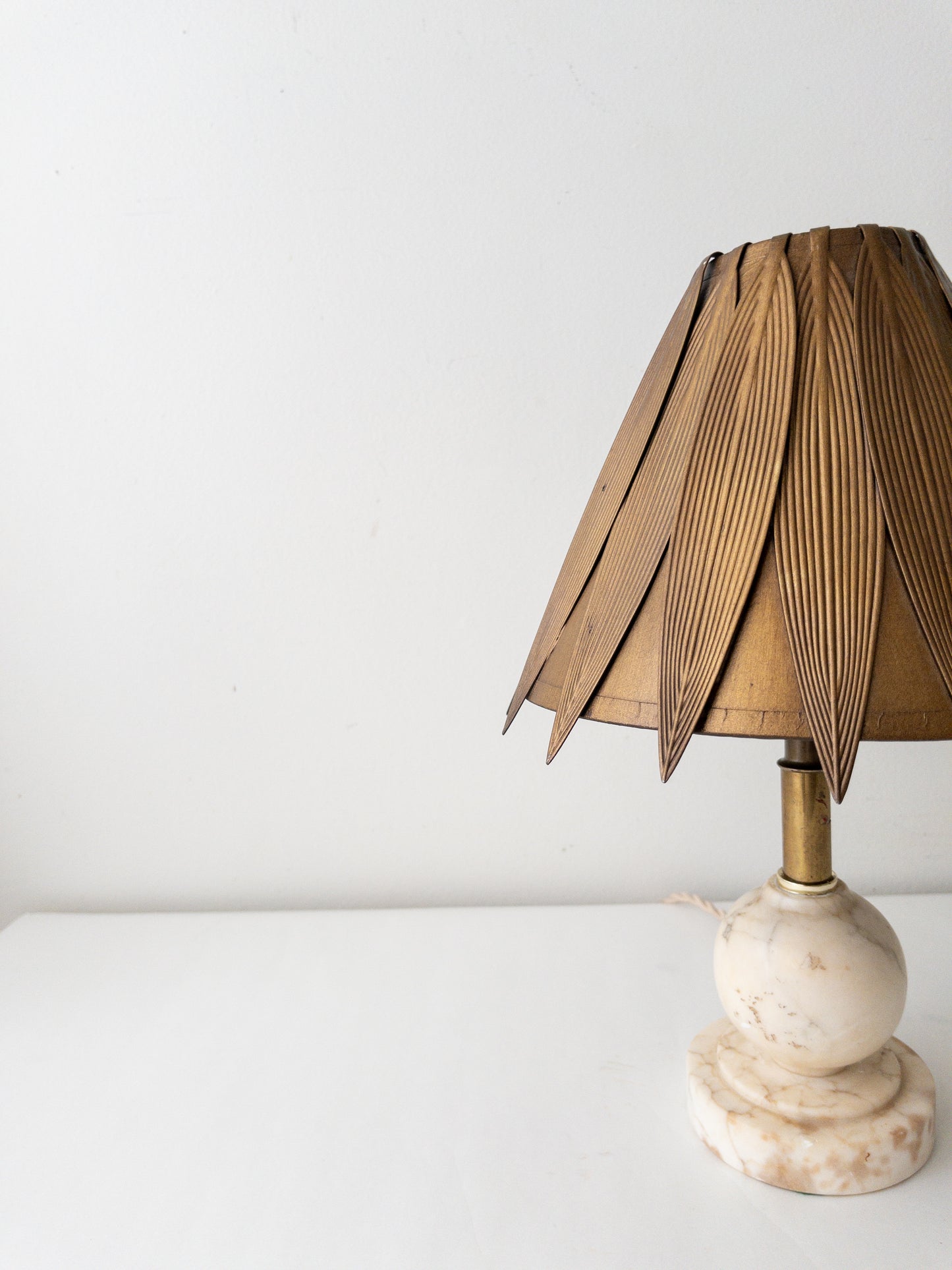 Petit marble table lamp