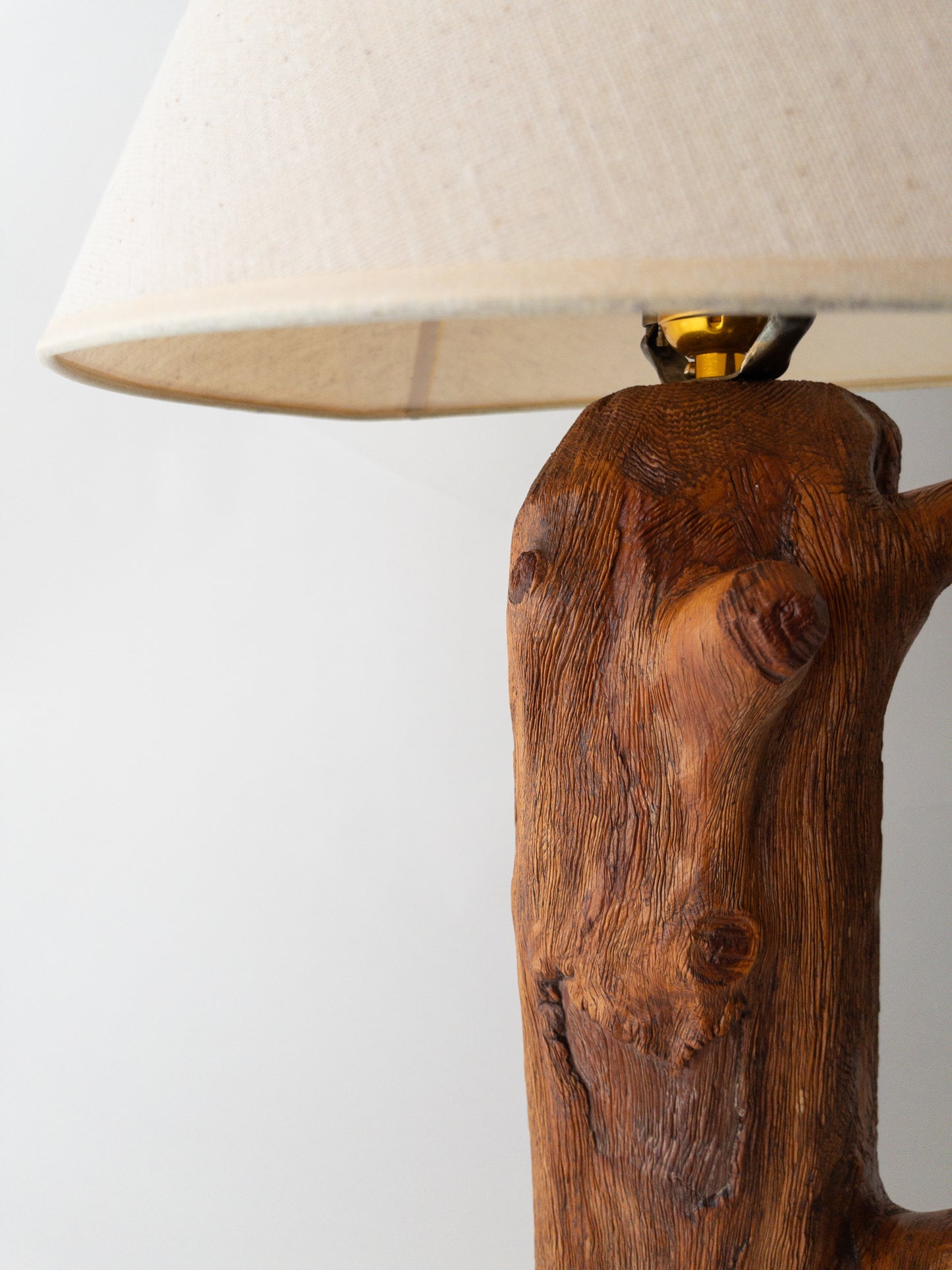 Medium wood log lamp