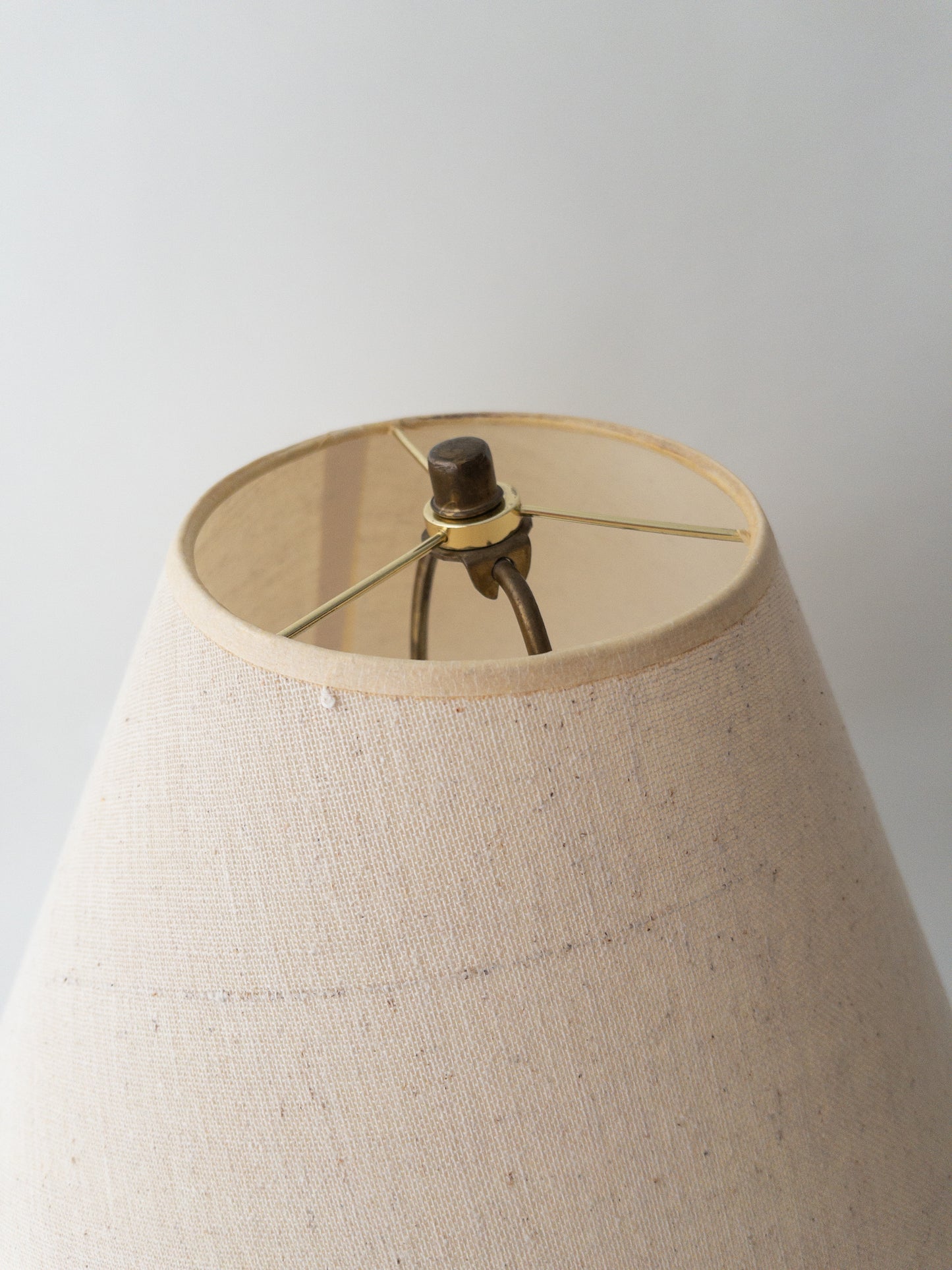 Medium wood log lamp