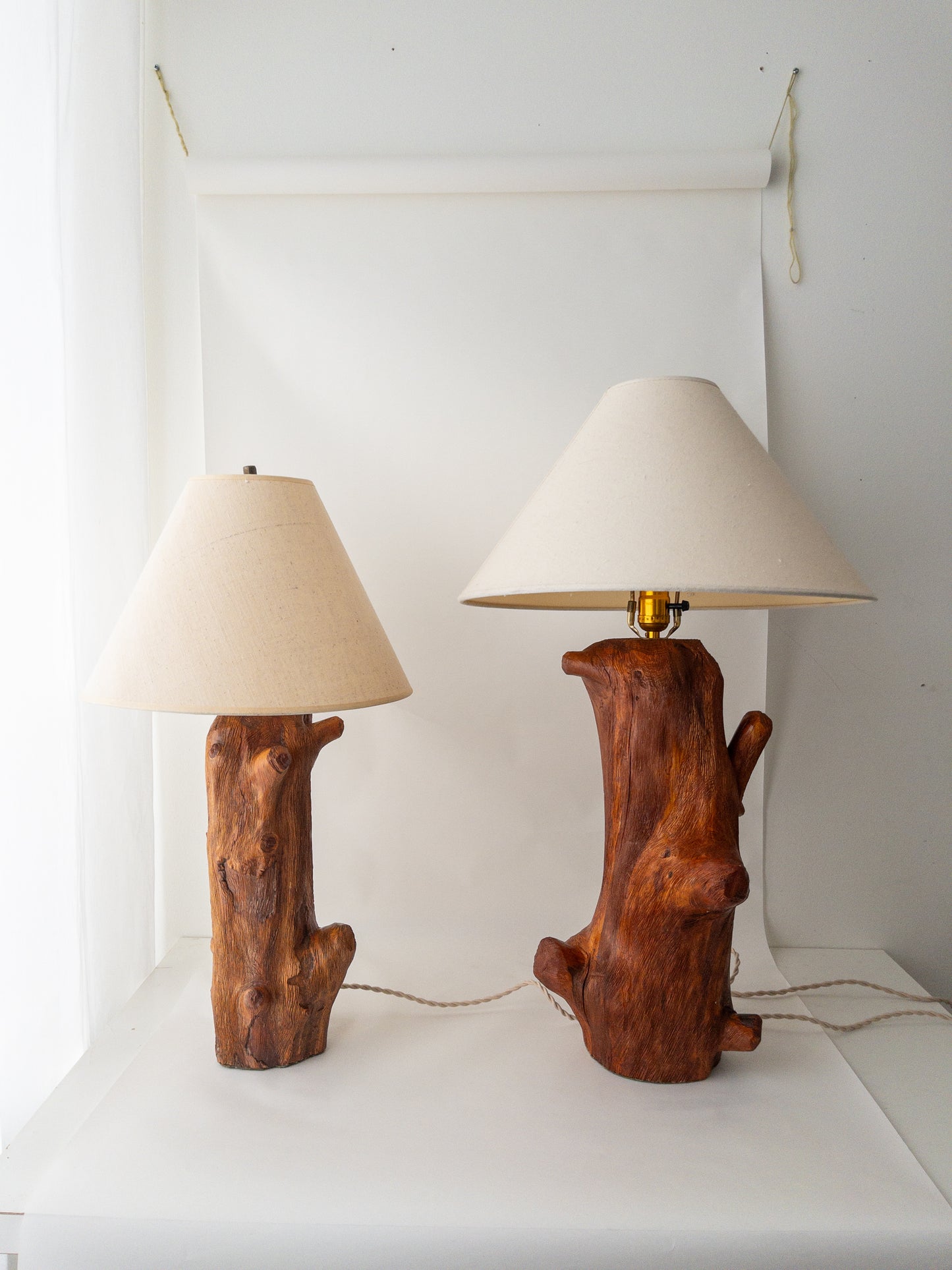 Medium wood log lamp