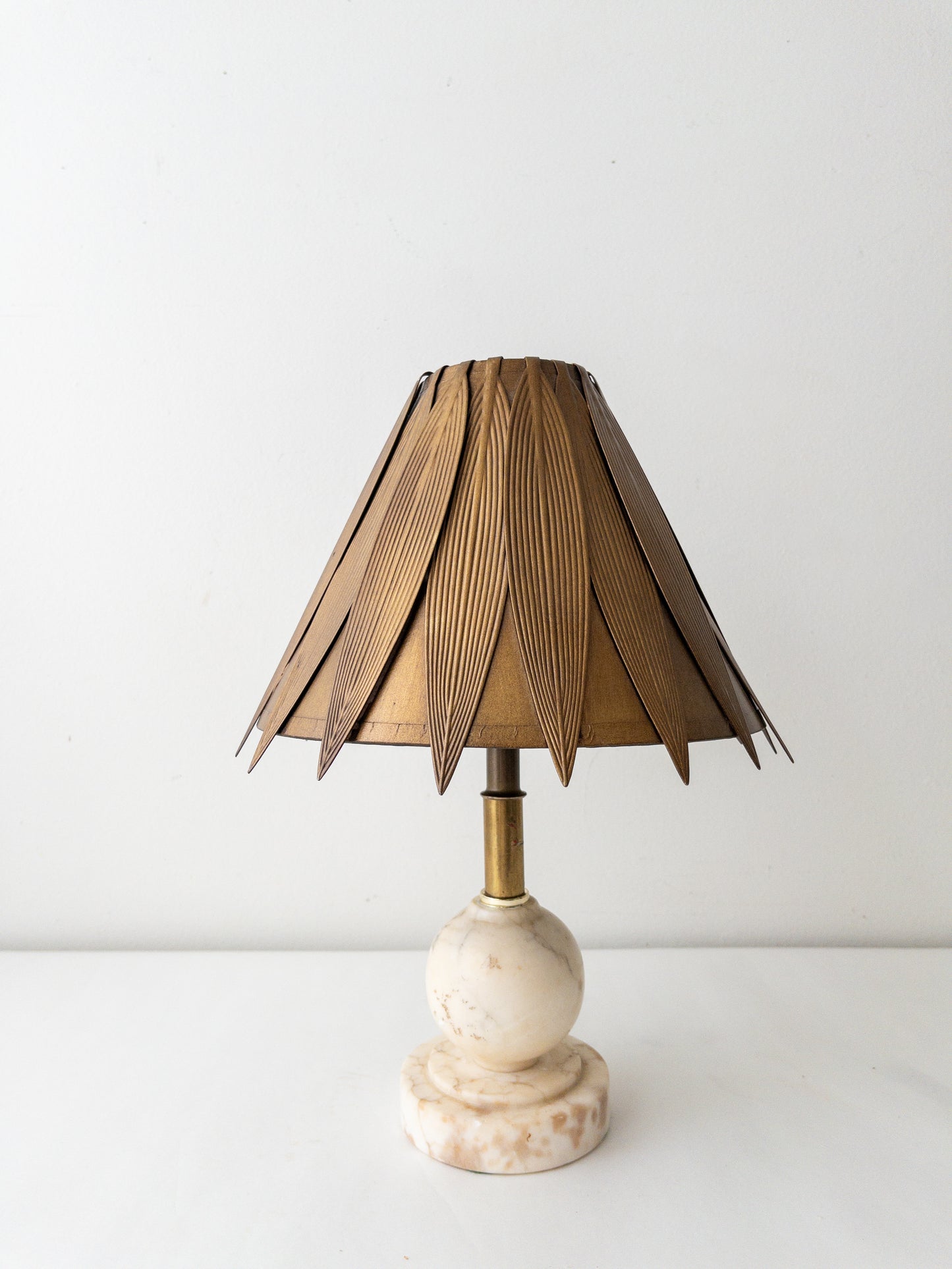 Petit marble table lamp