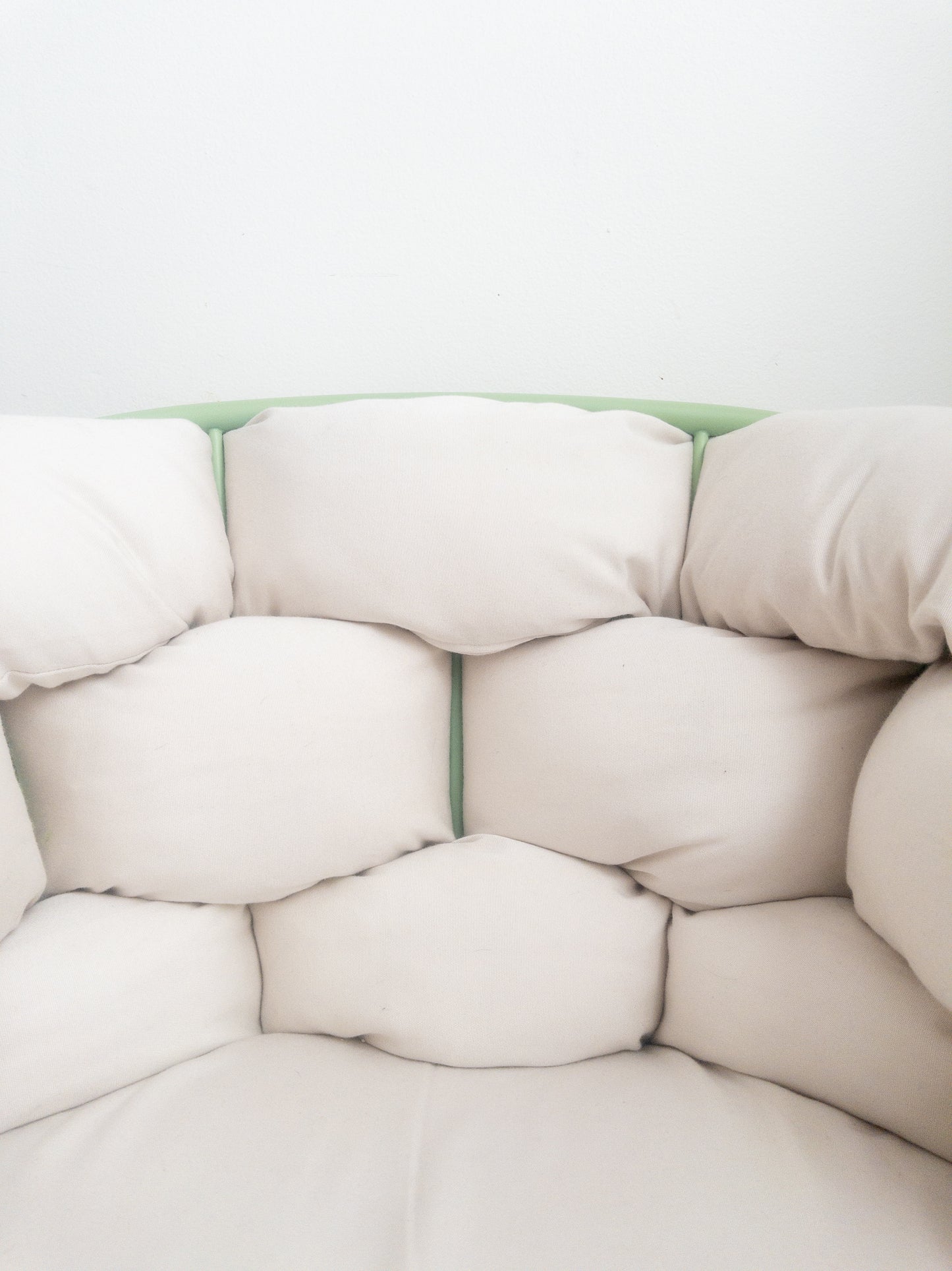 Serpentine accent chair