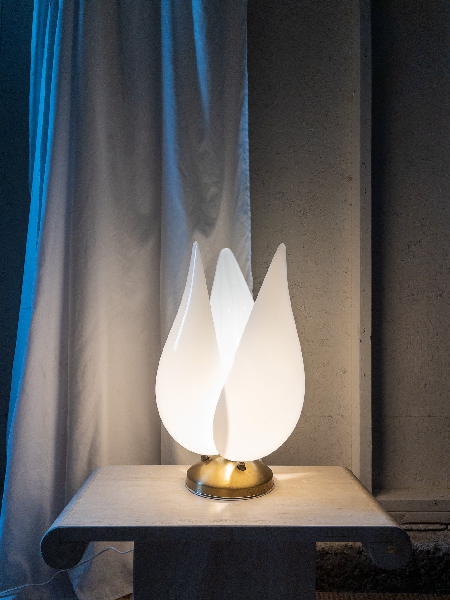 XL Acrylic tulip lamps