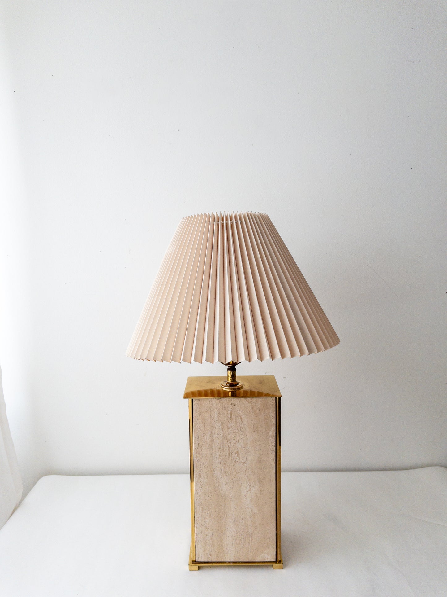Travertine lamp
