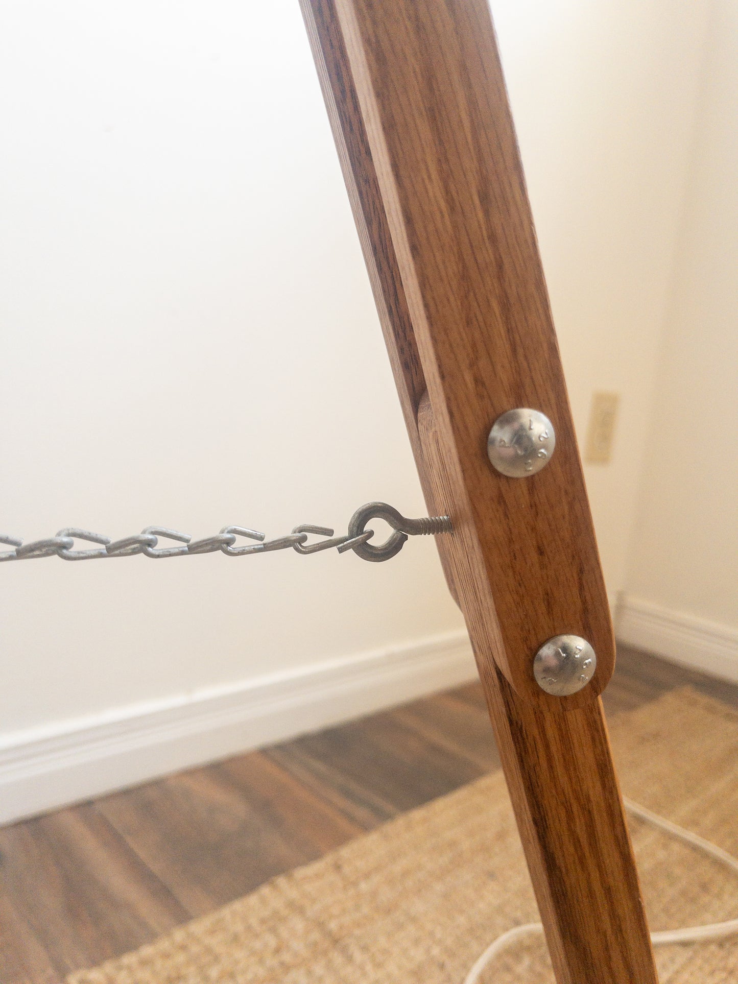 Tripod floor lamp