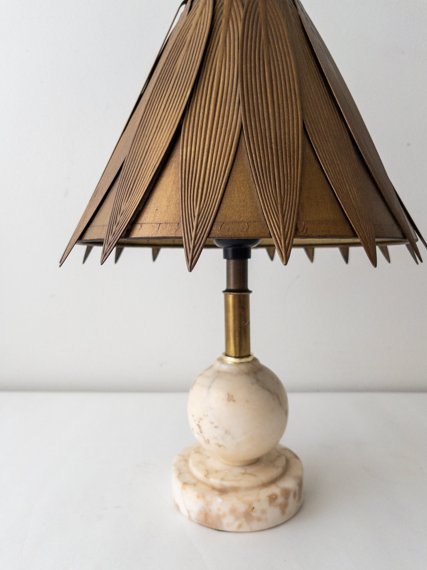 Petit marble table lamp
