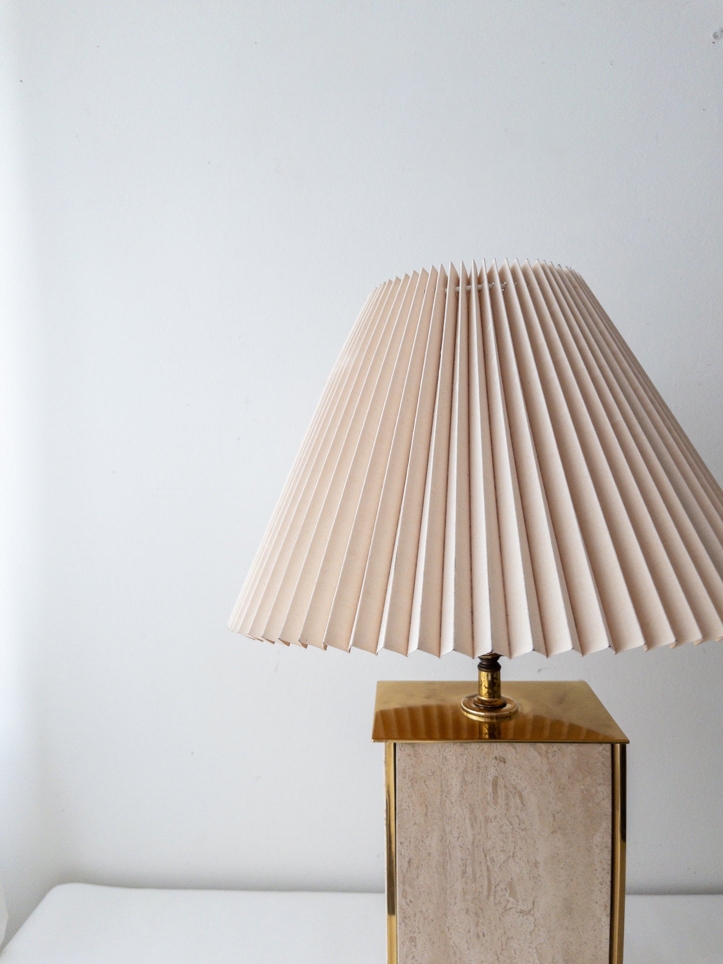 Travertine lamp